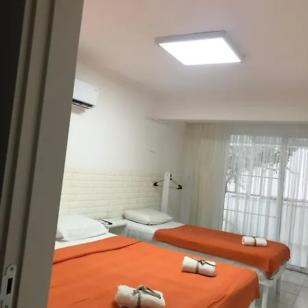 Oda ve Kahvaltı White Küçükköy