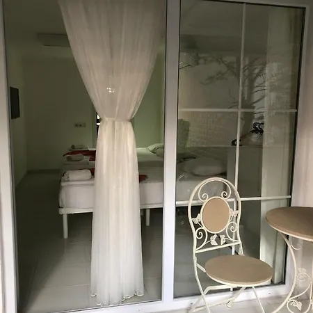 White Oda ve Kahvaltı *