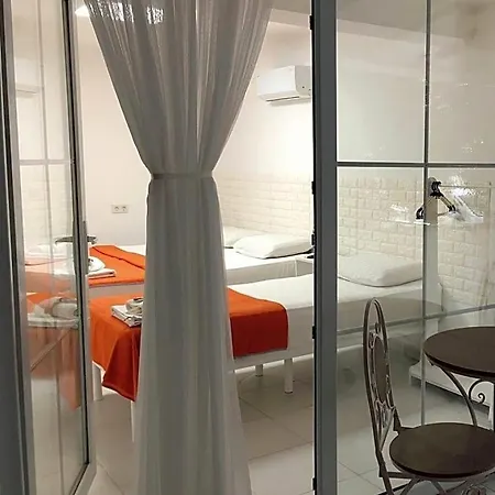 White Bed & Breakfast